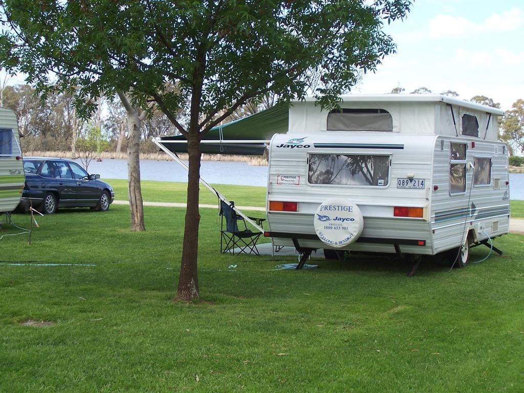 Cohuna Waterfront Holiday Park Экстерьер фото