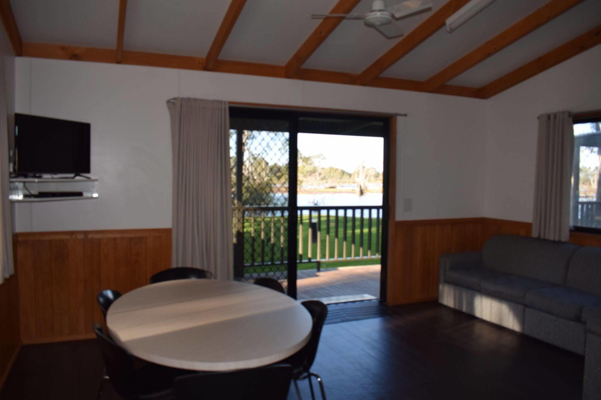 Cohuna Waterfront Holiday Park Экстерьер фото