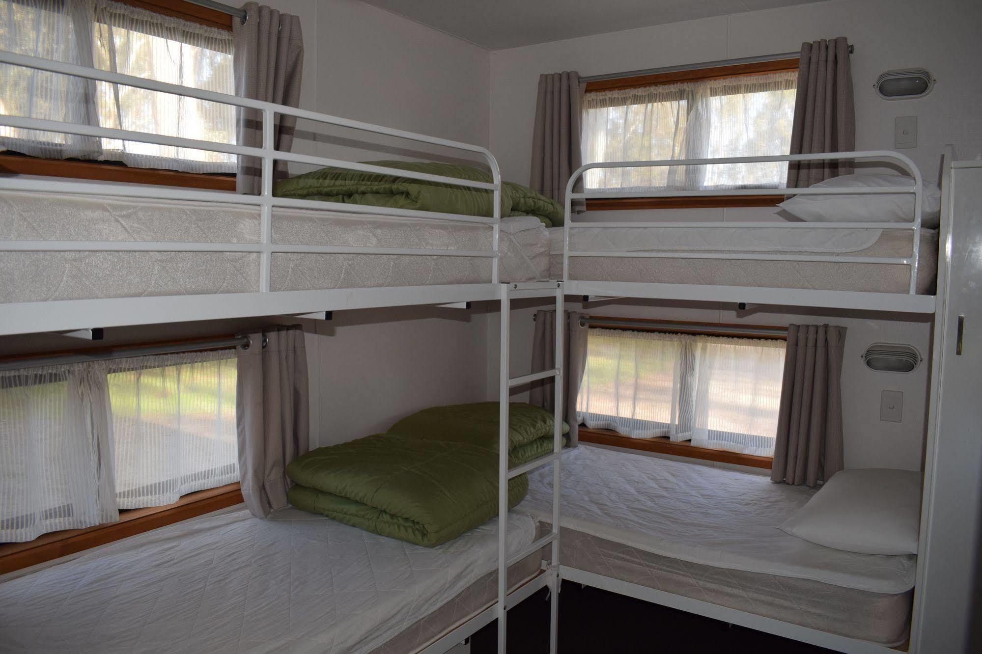 Cohuna Waterfront Holiday Park Экстерьер фото