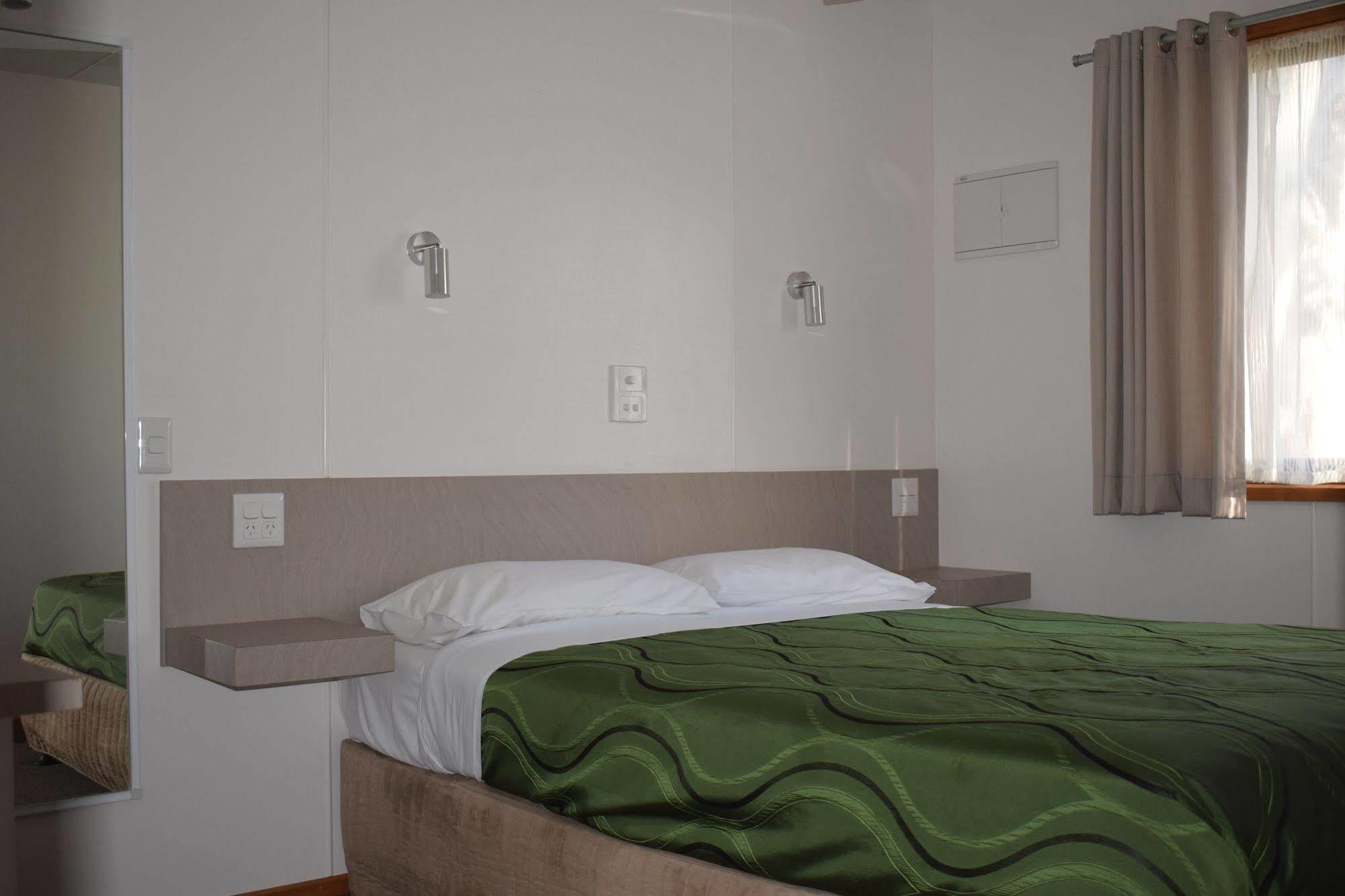 Cohuna Waterfront Holiday Park Экстерьер фото