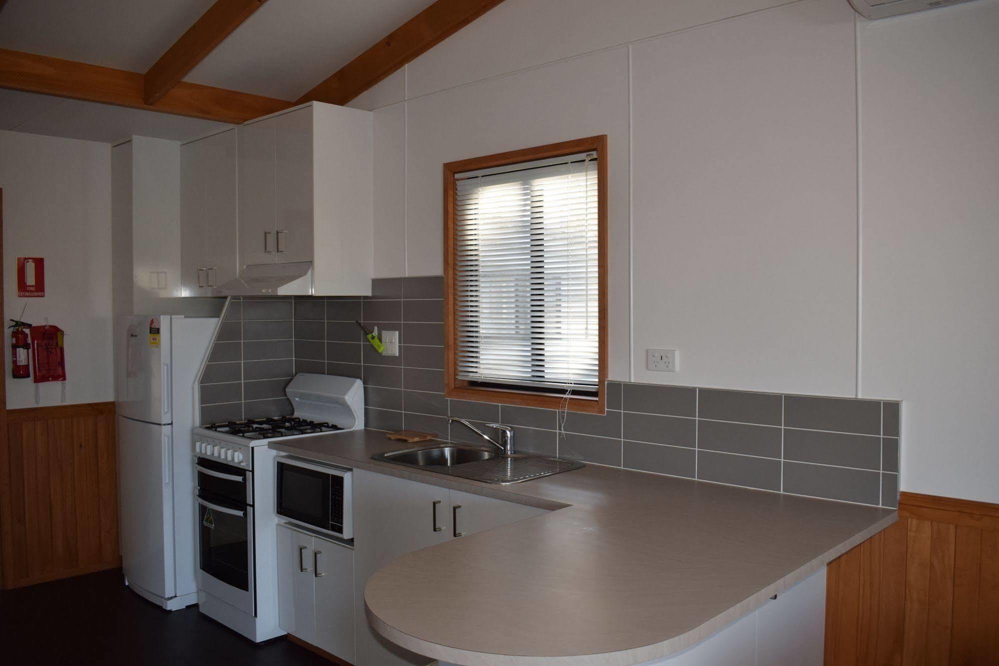 Cohuna Waterfront Holiday Park Экстерьер фото