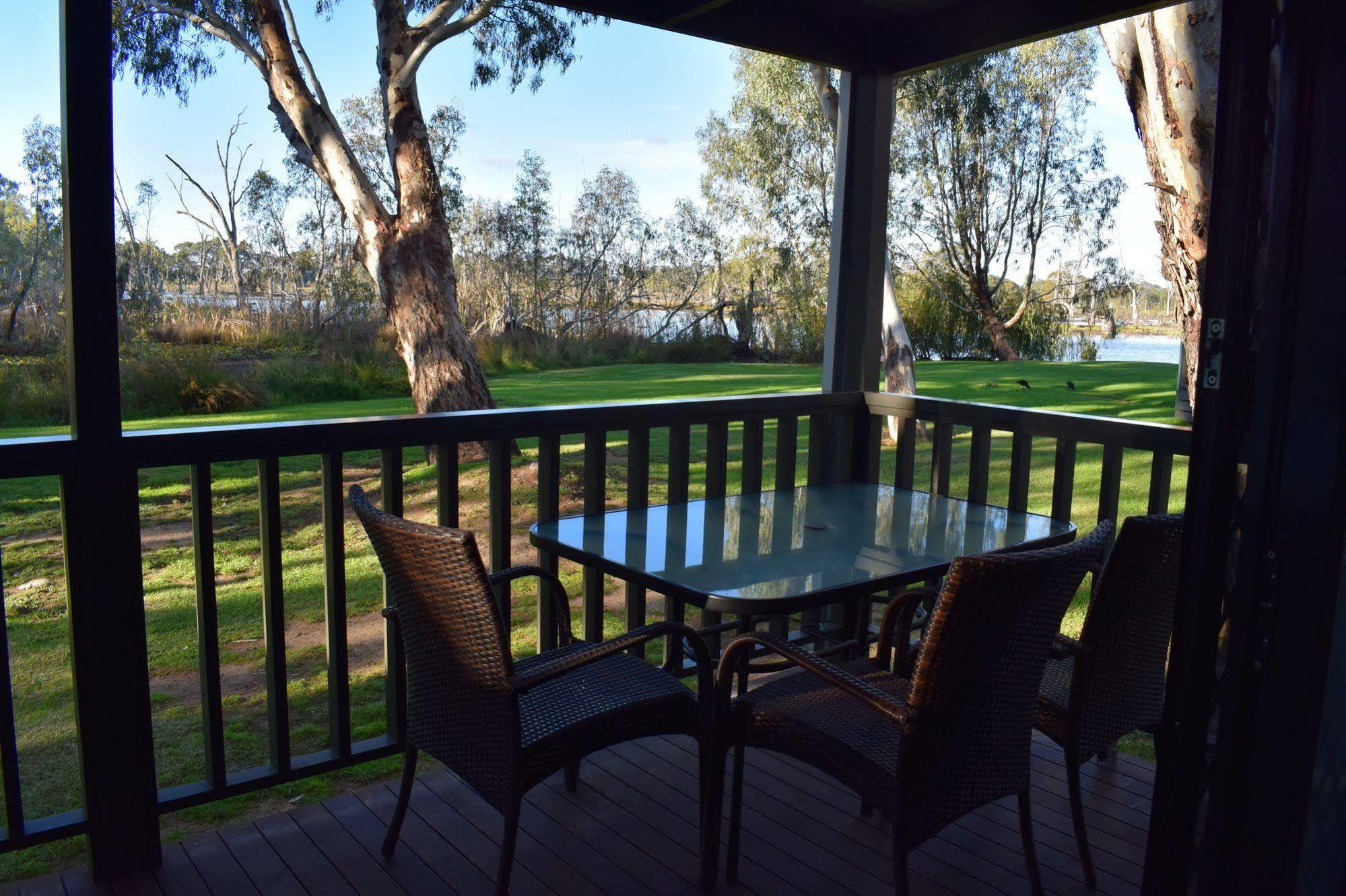 Cohuna Waterfront Holiday Park Экстерьер фото